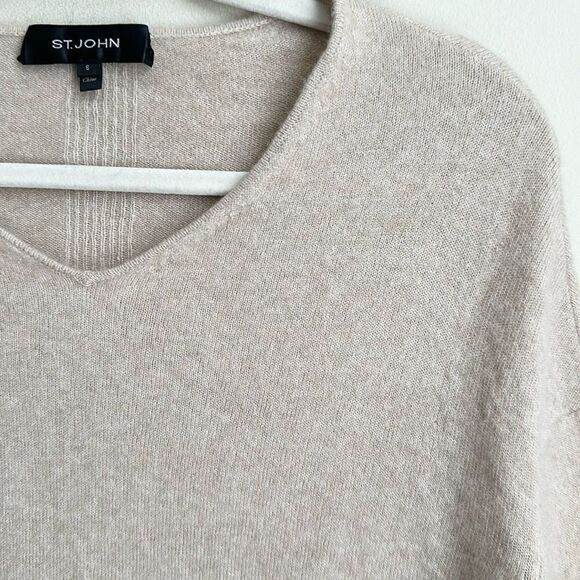 St. John V-Neck Tan Cashmere & Silk Swearer S - Picture 2 of 8